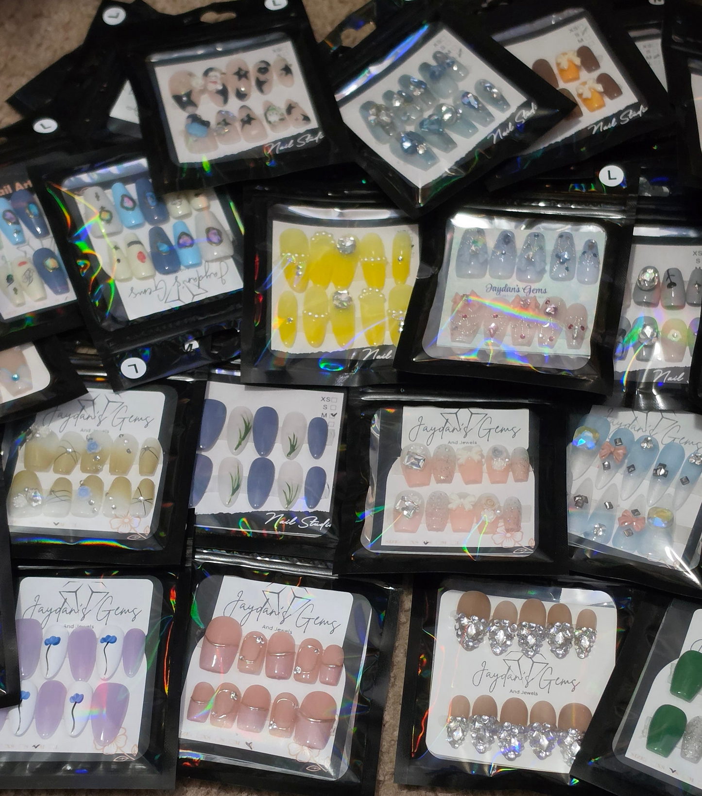 GEM SCOOPS- Nails & Accessories